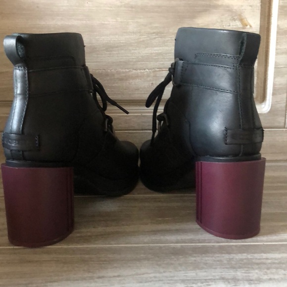Sorel Black Ankle Boots with Burgundy Heel - Picture 6 of 9